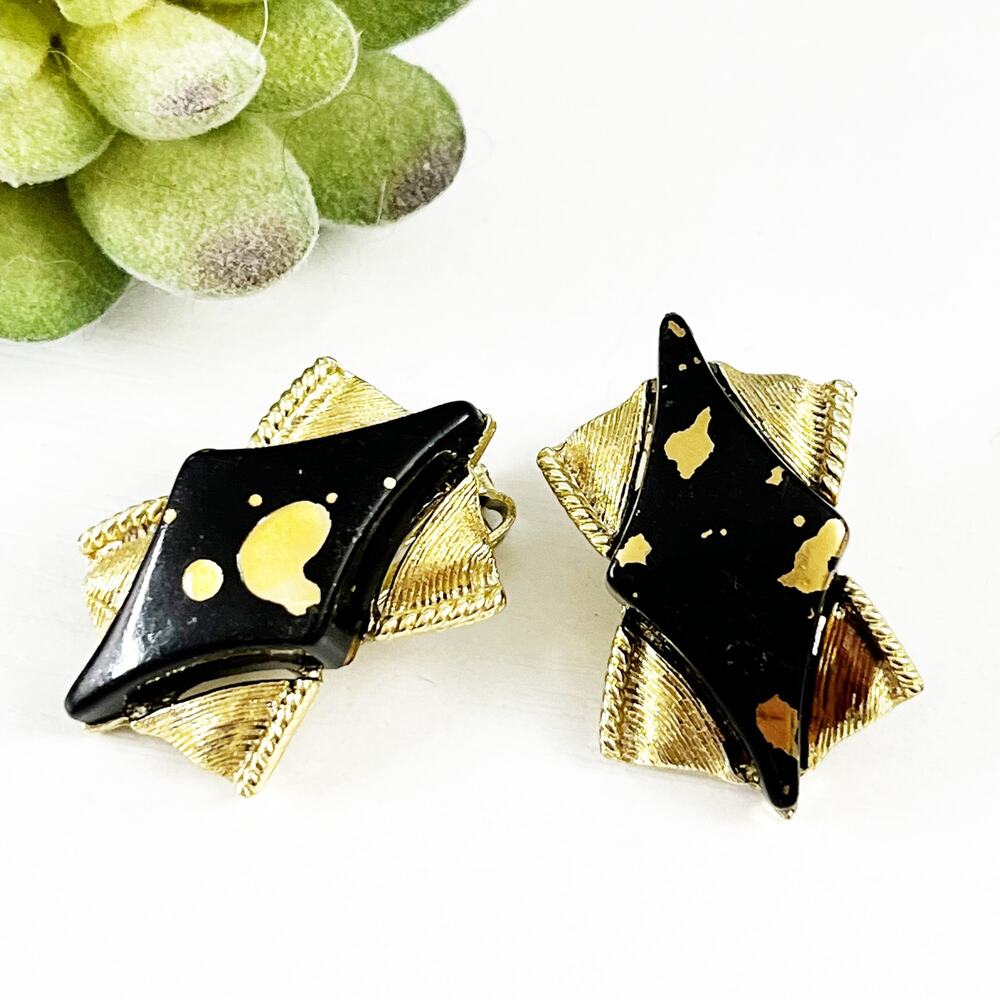 Coro Vintage Black & Gold Splatter Thermoset Clip Earrings